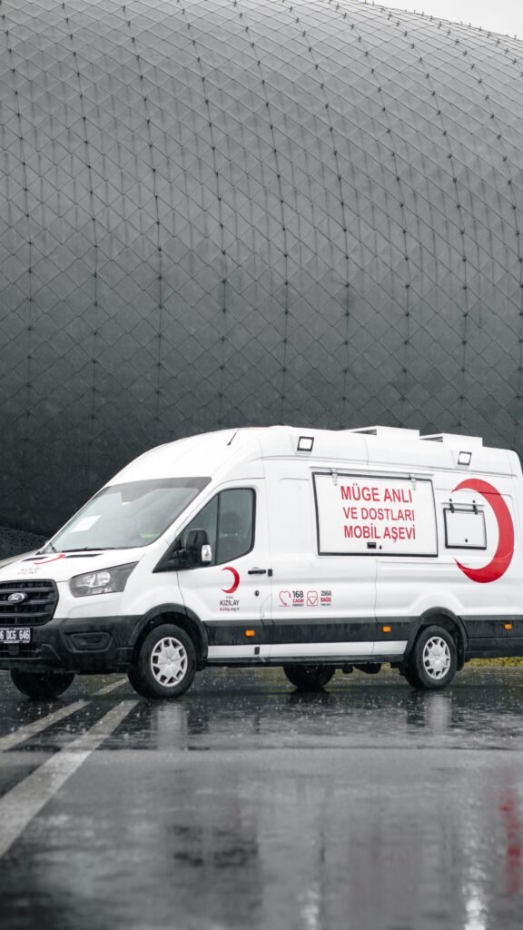 Kızılay’a teslim edilen ERMED mobil aşevi aracı